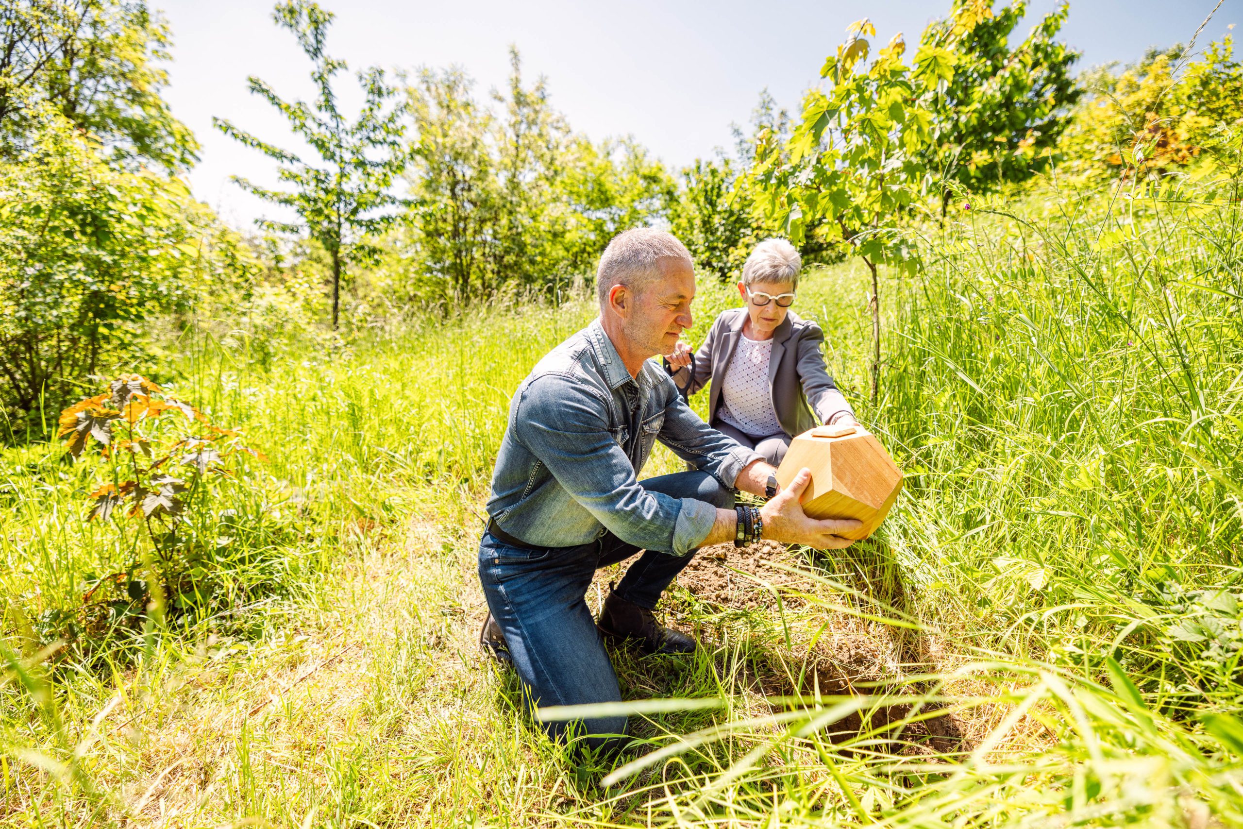 Naturbestattung mit Urne