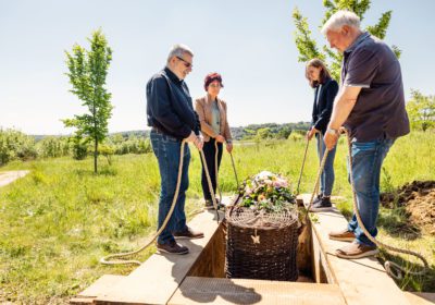 Uitvaart in scène/ Bestattung in Szene gesetzt